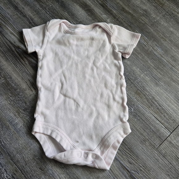 6M Girls Soft Pink Baby Onesie - Picture 1 of 3